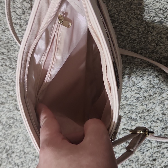 Light pink faux leather purse - Picture 4 of 6